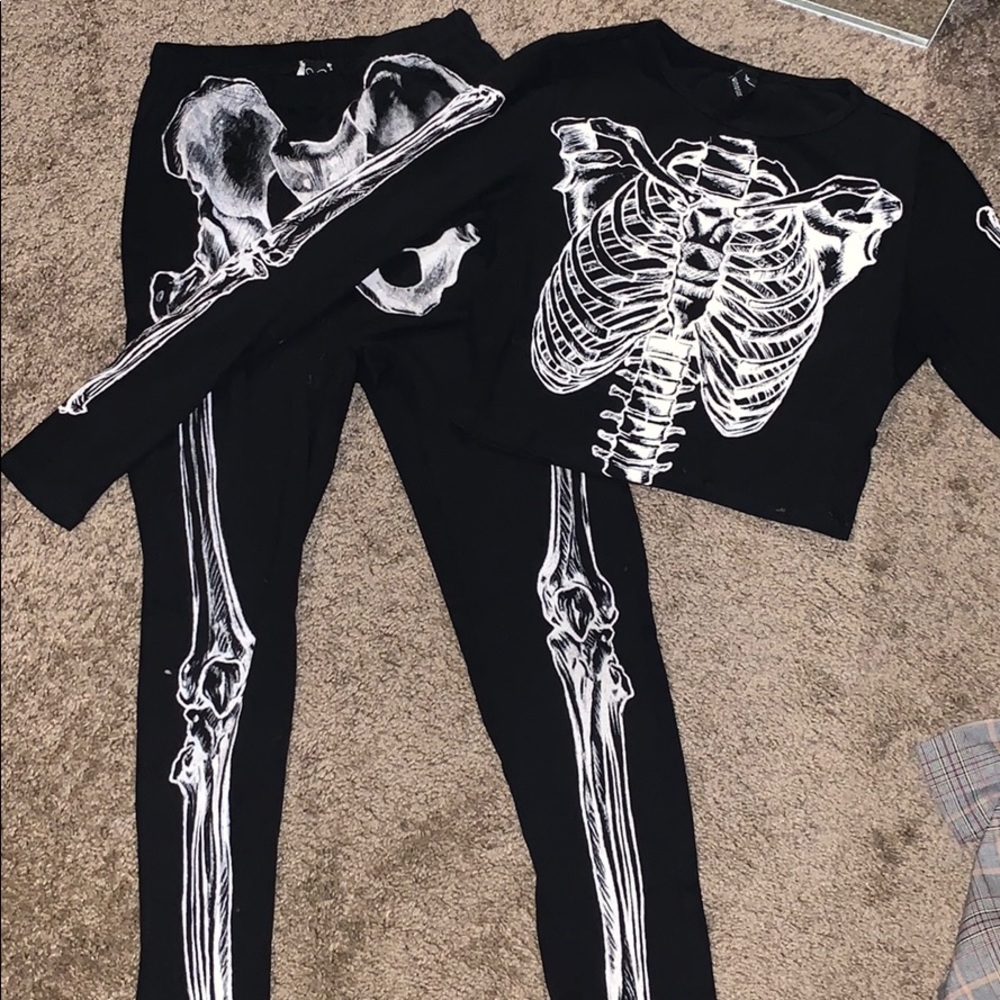 Never too early for a Halloween skeleton outfit!
